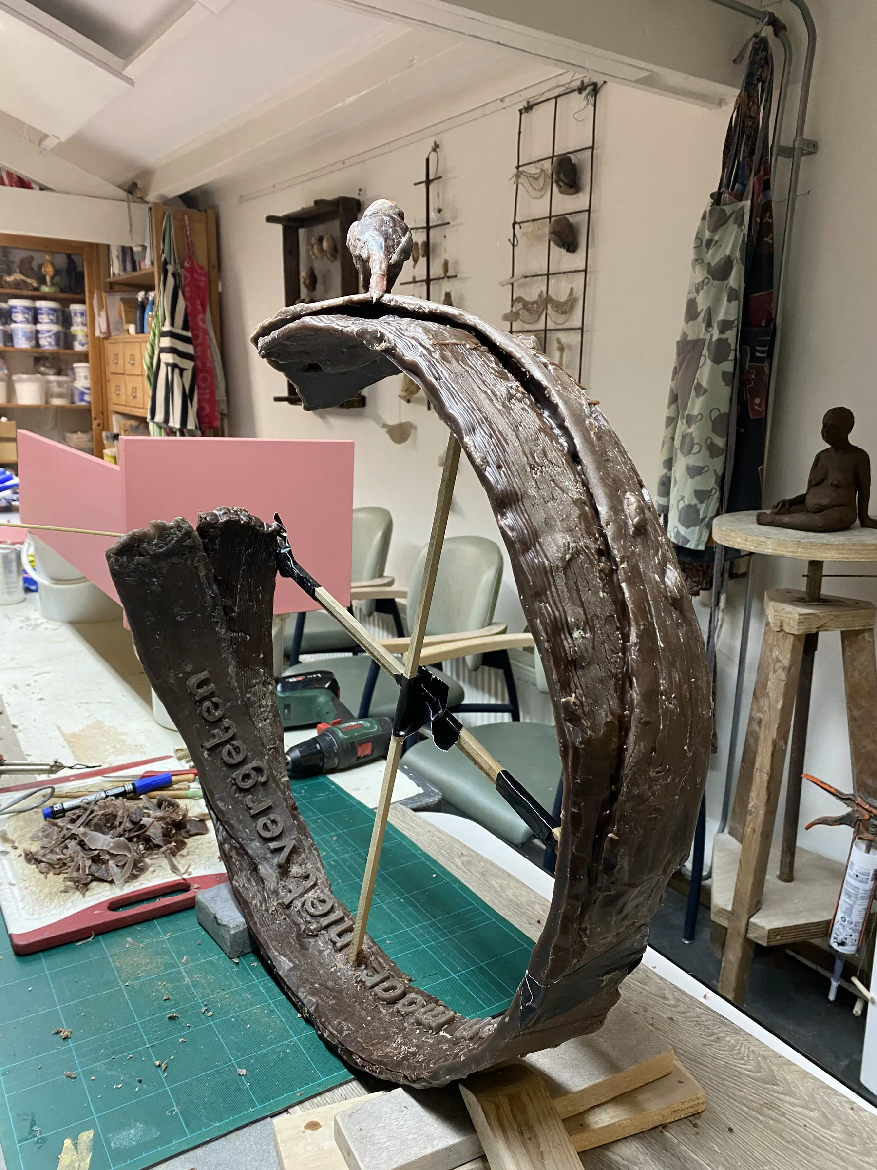 Natuurlijke gedenkbeelden en urnen van Jet